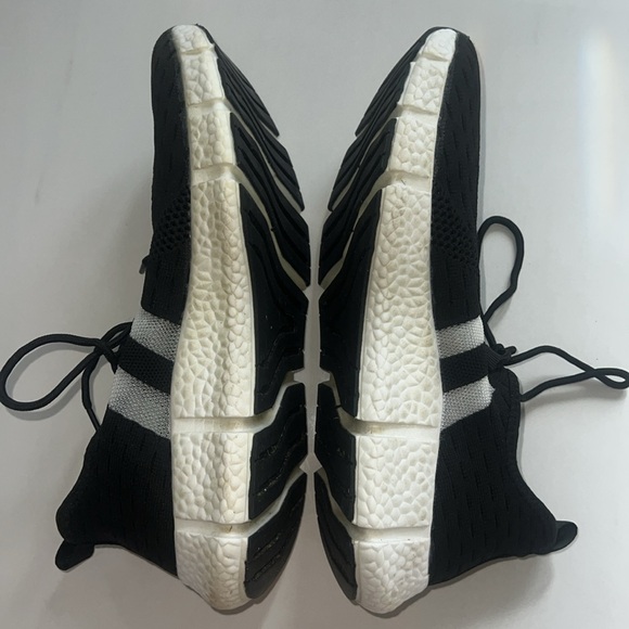 Adidas Hover Boost 88-Y Fashion Runner Shoes Black Bright Green Accents size 44 - Picture 3 of 6